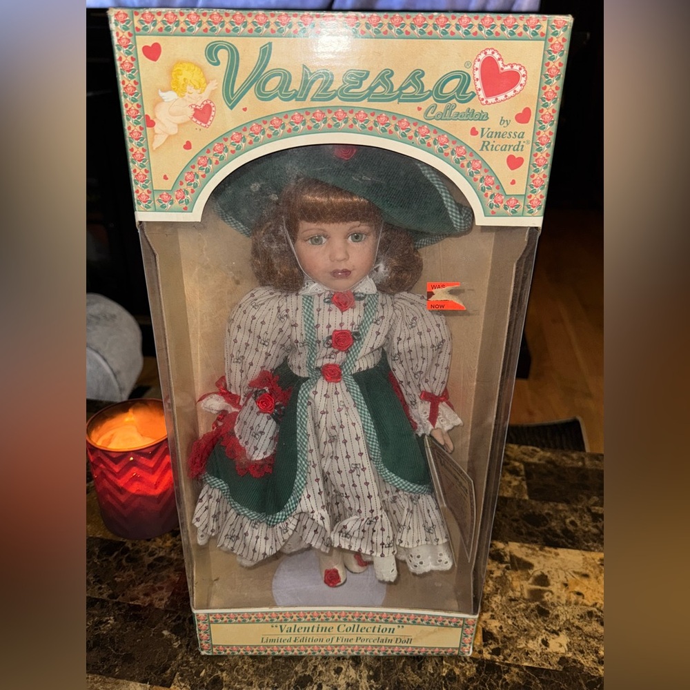 💘 Vintage Vanessa Collection Valentine Porcelain Doll Limited Edition 1999